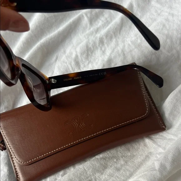 Celine Tortoise Sunglasses with Gold Detail - Picture 4 of 7